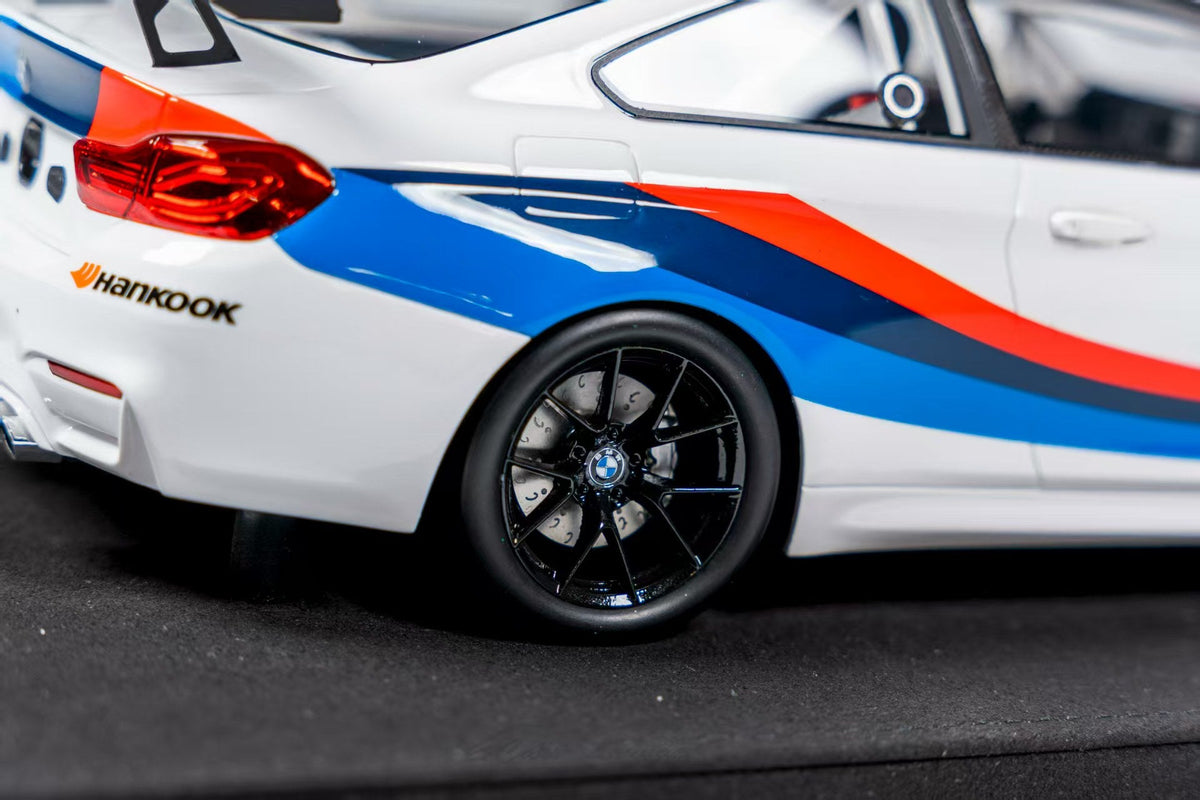 Car's Lounge 1:18 BMW M4 GT4 EVO (2 Versions)