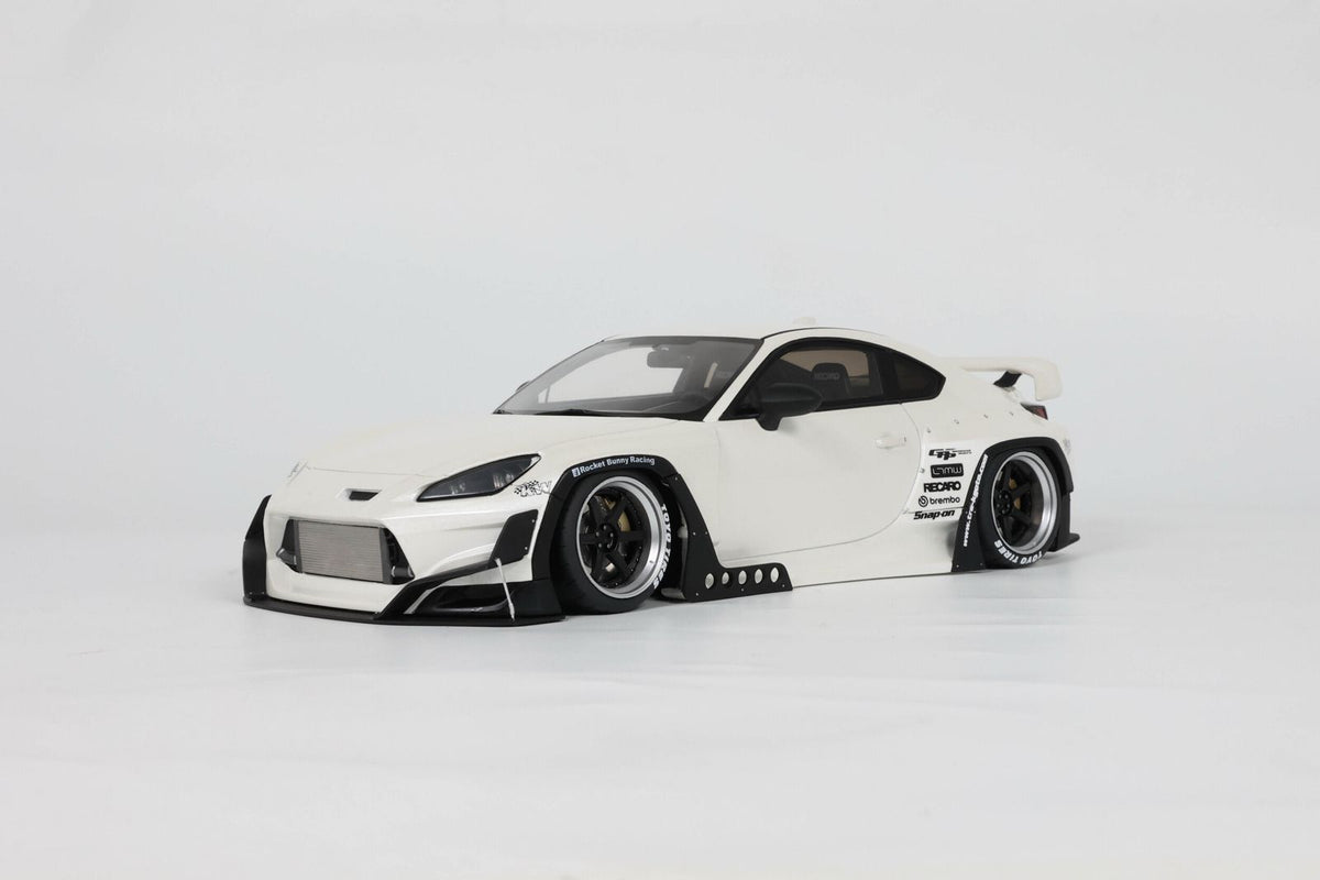 GT Spirit 1:18 PANDEM Toyota GR86 CRYSTAL WHITE 2023 GT498