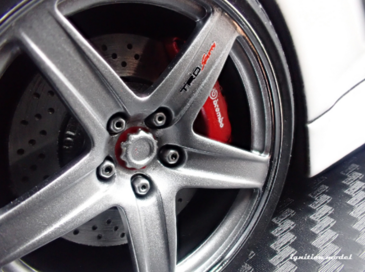 Ignition Model 1:18 Toyota Supra (A80) TRD 3000GT White IG3598