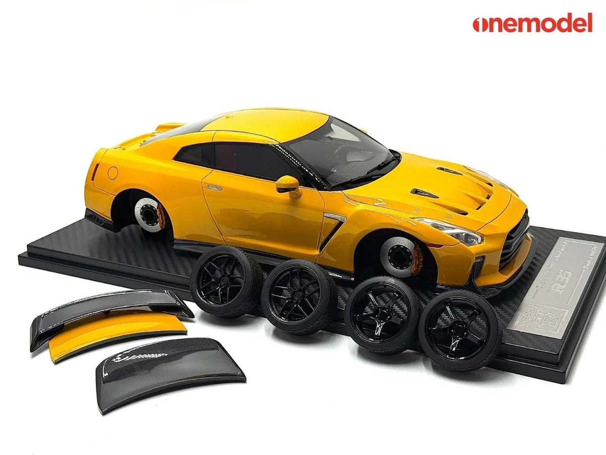 One Model 1:18 GTR R35 Custom Edition (5 Colours)
