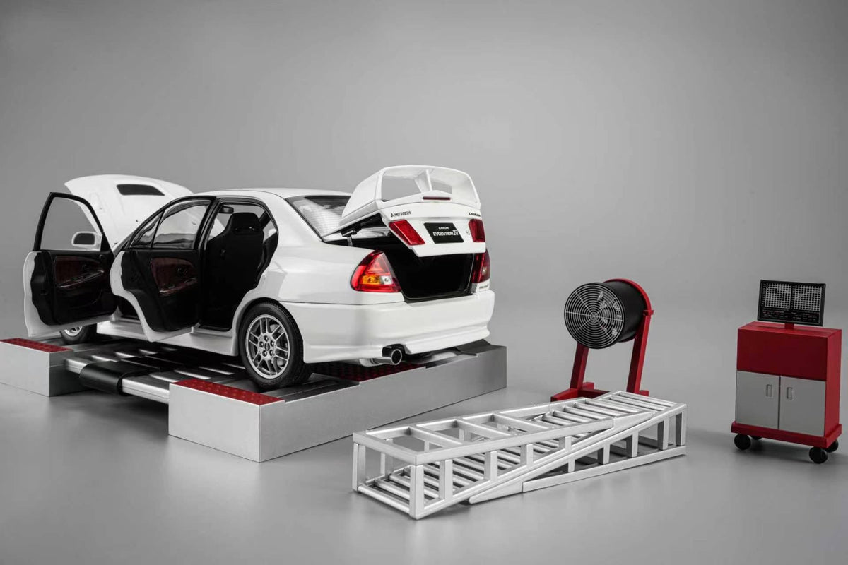[Preorder] MOTORHELIX 1:18 Mitsubishi Lancer Evolution VI GSR Scottish White/with Dynamometer M84013