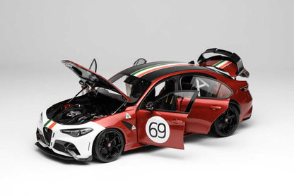 MOTORHELIX 1:18 Alfa Romeo Giulia GTAm Red Two-Tone /ltaly#69 M89010