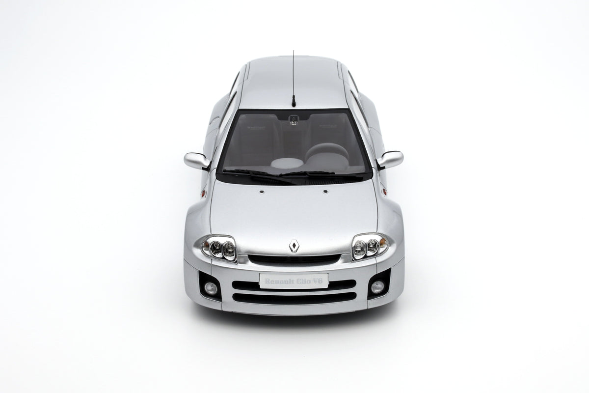 OttOmobile 1:18 RENAULT CLIO V6 PHASE 1 SILVER 2001