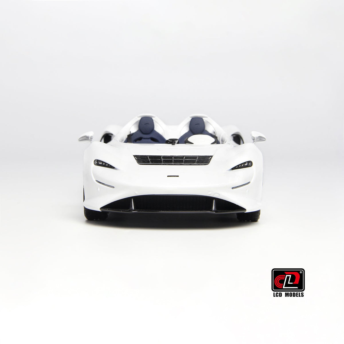 LCD 1:18 McLaren ELVA - White LCD18015-WH