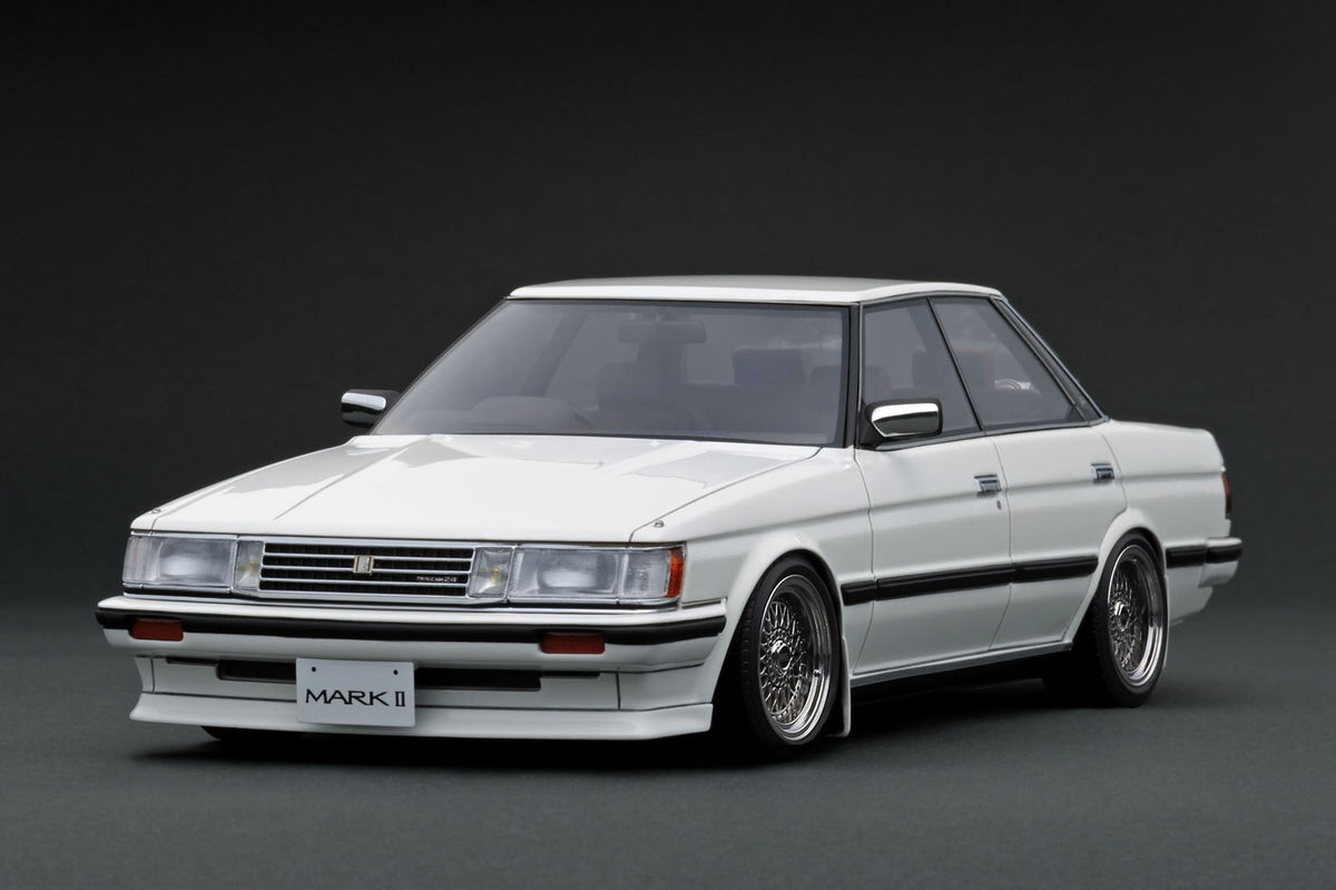 [Preorder] Ignition Model 1:18 Toyota Mark II Grande (GX71) White/Gold (2 Colours)