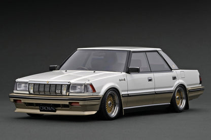 Ignition Model 1:18 Toyota Crown 3.0 Royal Saloon G (120) Pearl White/Gold (2 Colours)