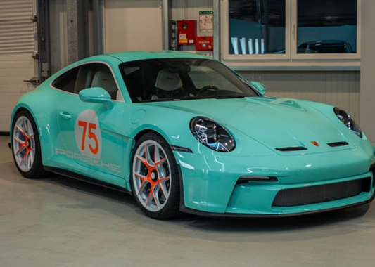 [Preorder] GT Spirit 1:18 PORSCHE 911 (992) MINT GREEN 2025 GT1019