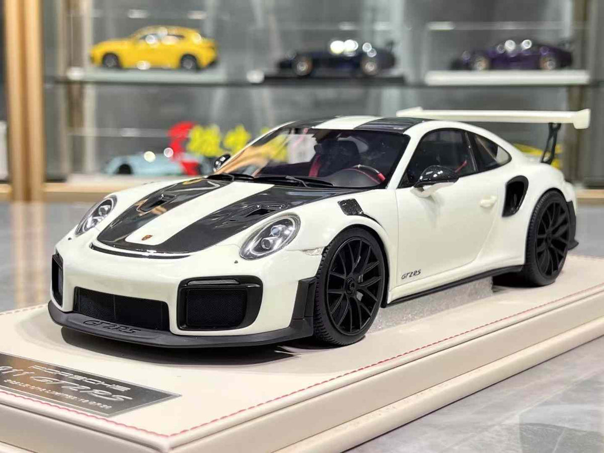 Vehicle Art 1:18 Porsche 911 GT2 RS Weissach - 4 Colors