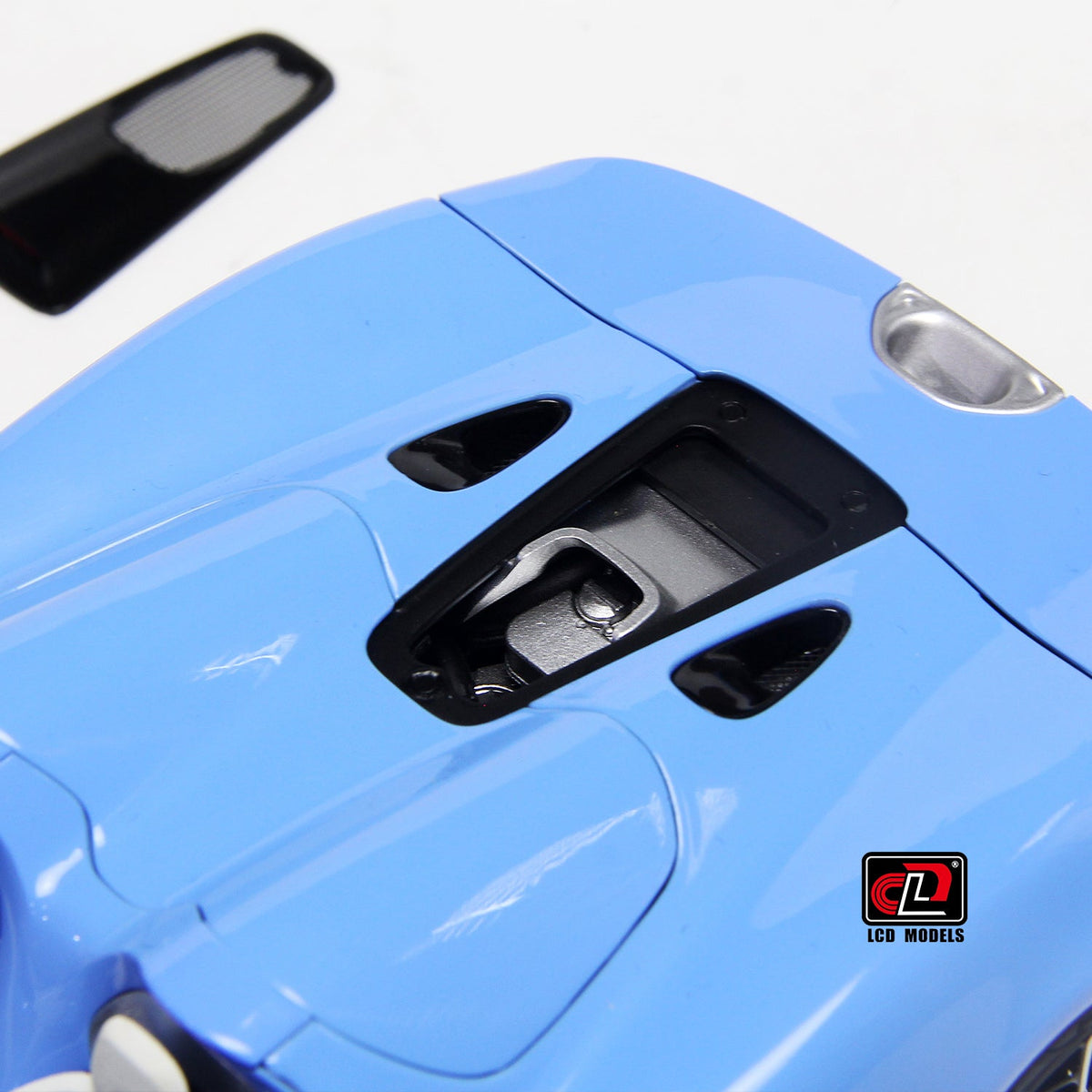 LCD 1:18 McLaren ELVA - Blue LCD18015-BU