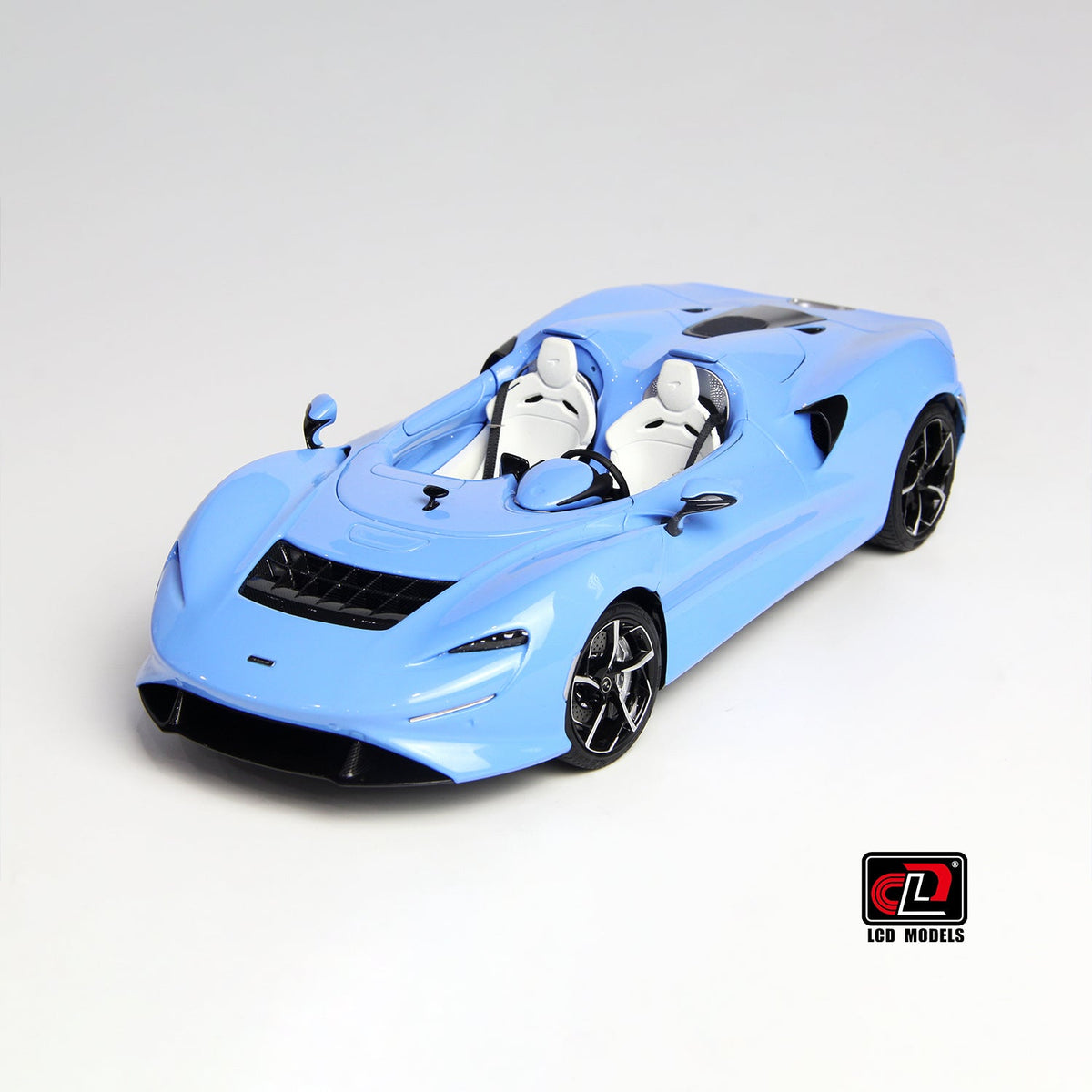 LCD 1:18 McLaren ELVA - Blue LCD18015-BU