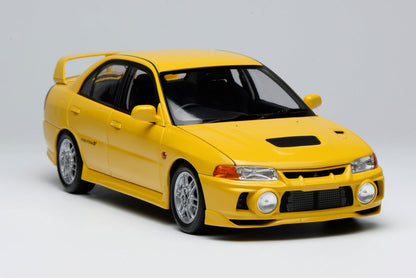 Motorhelix 1:18 Mitsubishi Lancer Evolution IV DANDELION YELLOW M84006