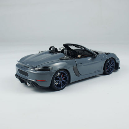 Minichamps 1:18 Caymen 718 Spyder RS Weissach Package 110063130/ 110063131