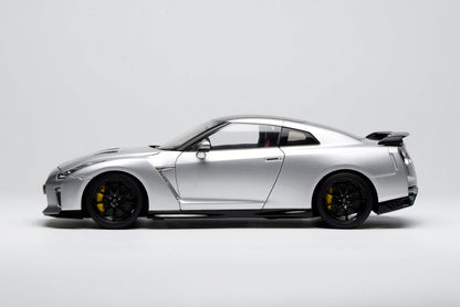 [Preorder] Motorhelix 1:18 Nissan GT-R (R35) Track Edition Engineered by NISMO T-Spec 2022 Silver M83517