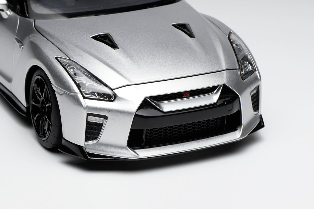 [Preorder] Motorhelix 1:18 Nissan GT-R (R35) Track Edition Engineered by NISMO T-Spec 2022 Silver M83517