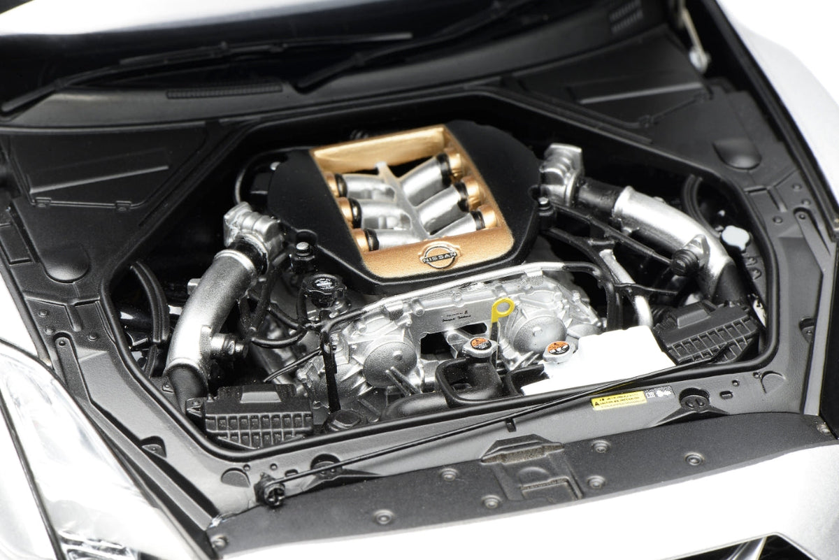 [Preorder] Motorhelix 1:18 Nissan GT-R (R35) Track Edition Engineered by NISMO T-Spec 2022 Silver M83517