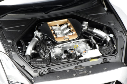 [Preorder] Motorhelix 1:18 Nissan GT-R (R35) Track Edition Engineered by NISMO T-Spec 2022 Silver M83517