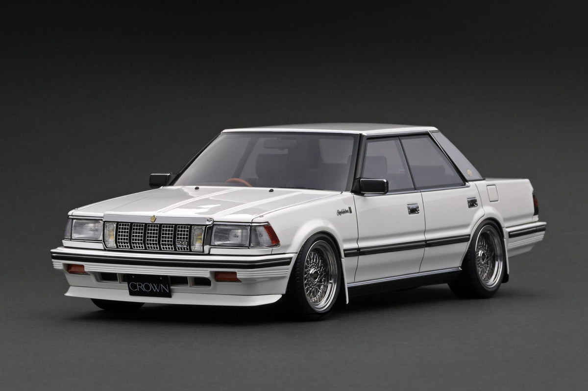 Ignition Model 1:18 Toyota Crown 2.8 Royal Saloon G (120) (3 Versions)