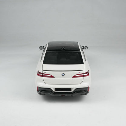 MINICHAMPS 1:18 BMW i7 M70 (G70) – 2024 WHITE METALLIC 110023702