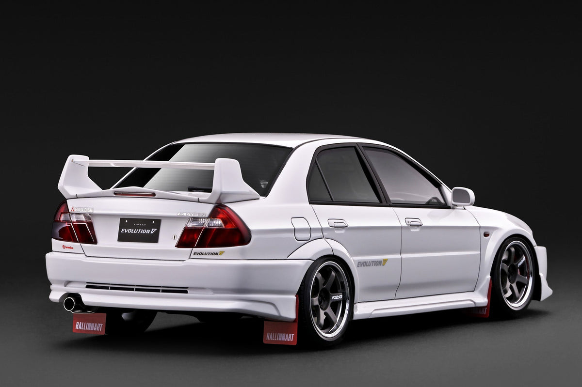 [Preorder] Ignition Model 1:18 Mitsubishi LANCER EVOLUTION V (CP9A) White IG4017