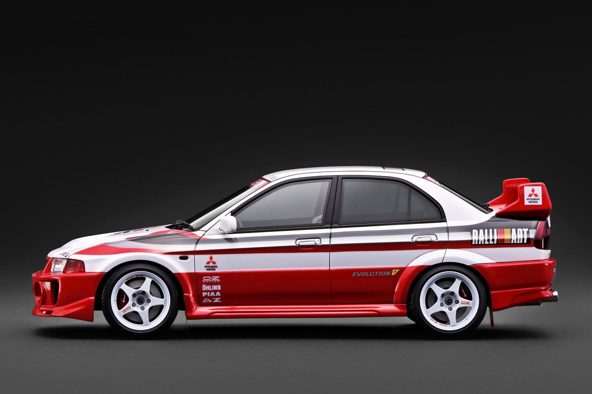 [Preorder] Ignition Model 1:18 Mitsubishi LANCER EVOLUTION V (CP9A) White/Red IG4021