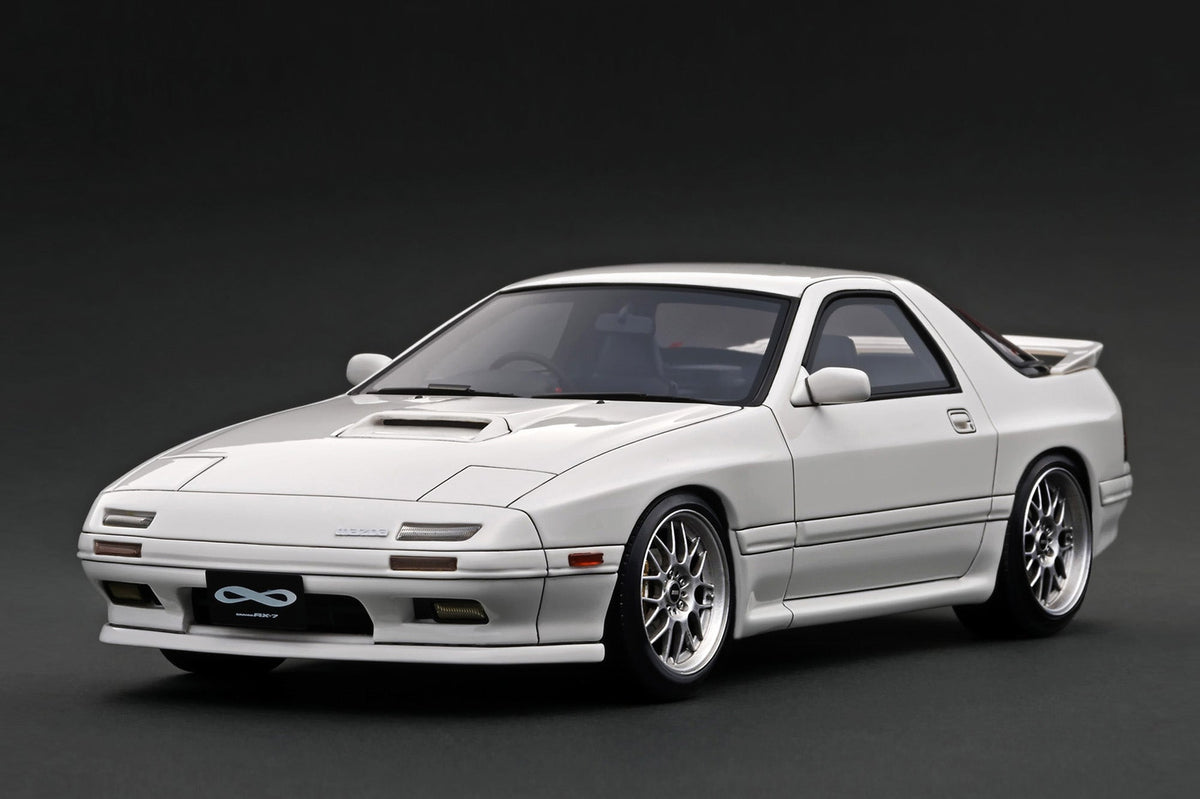 [Preorder] Ignition Model 1:18 Mazda Savanna RX-7 Infini (FC3S) White With 13B Engine IG4089