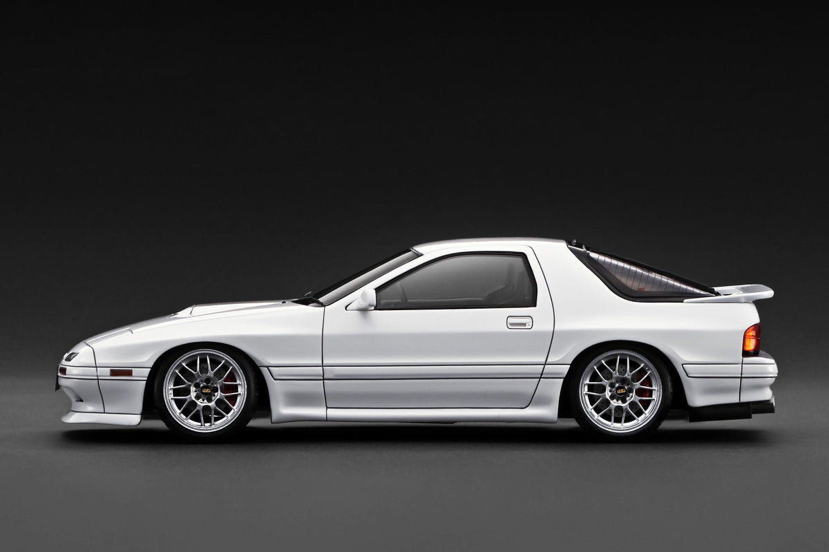 [Preorder] Ignition Model 1:18 Mazda Savanna RX-7 Infini (FC3S) White With 13B Engine IG4089