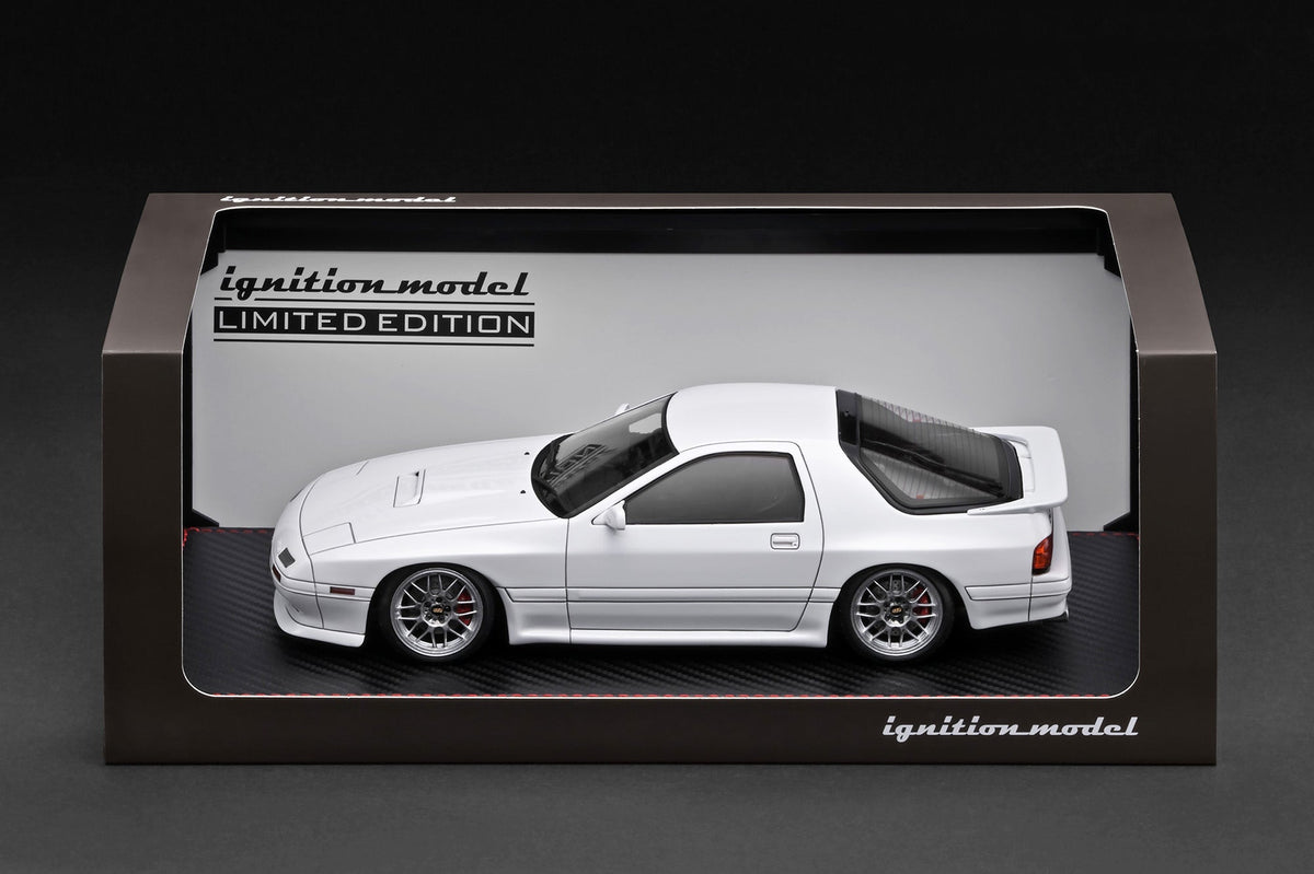 [Preorder] Ignition Model 1:18 Mazda Savanna RX-7 Infini (FC3S) White With 13B Engine IG4089