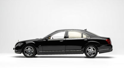 MOTORHELIX 1:18 Mercedes Benz S-Class S600L AMG (W221) M82204