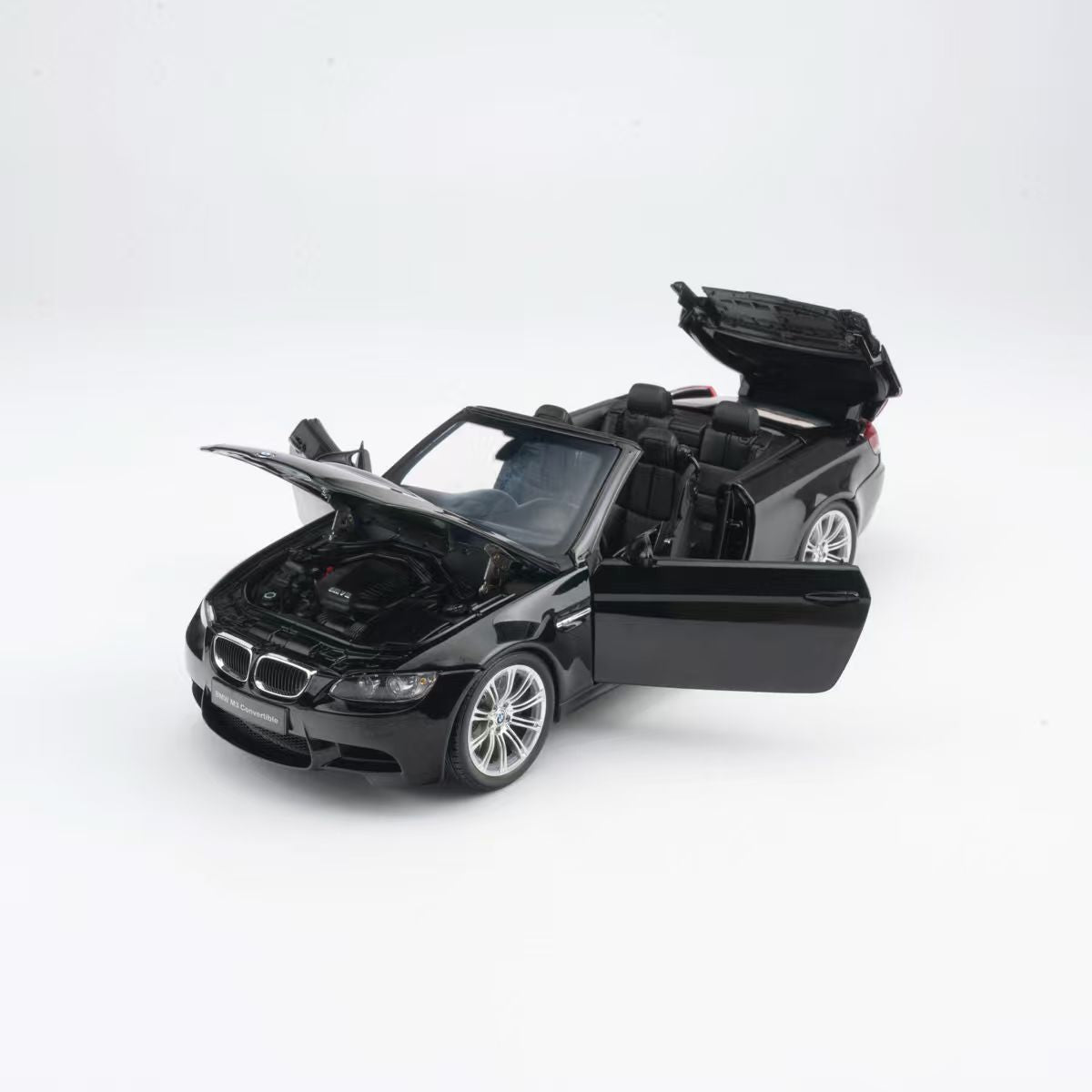 [Preorder] Kyosho 1:18 BMW M3 CONVERTIBLE(E93M) BLACK 08738BK