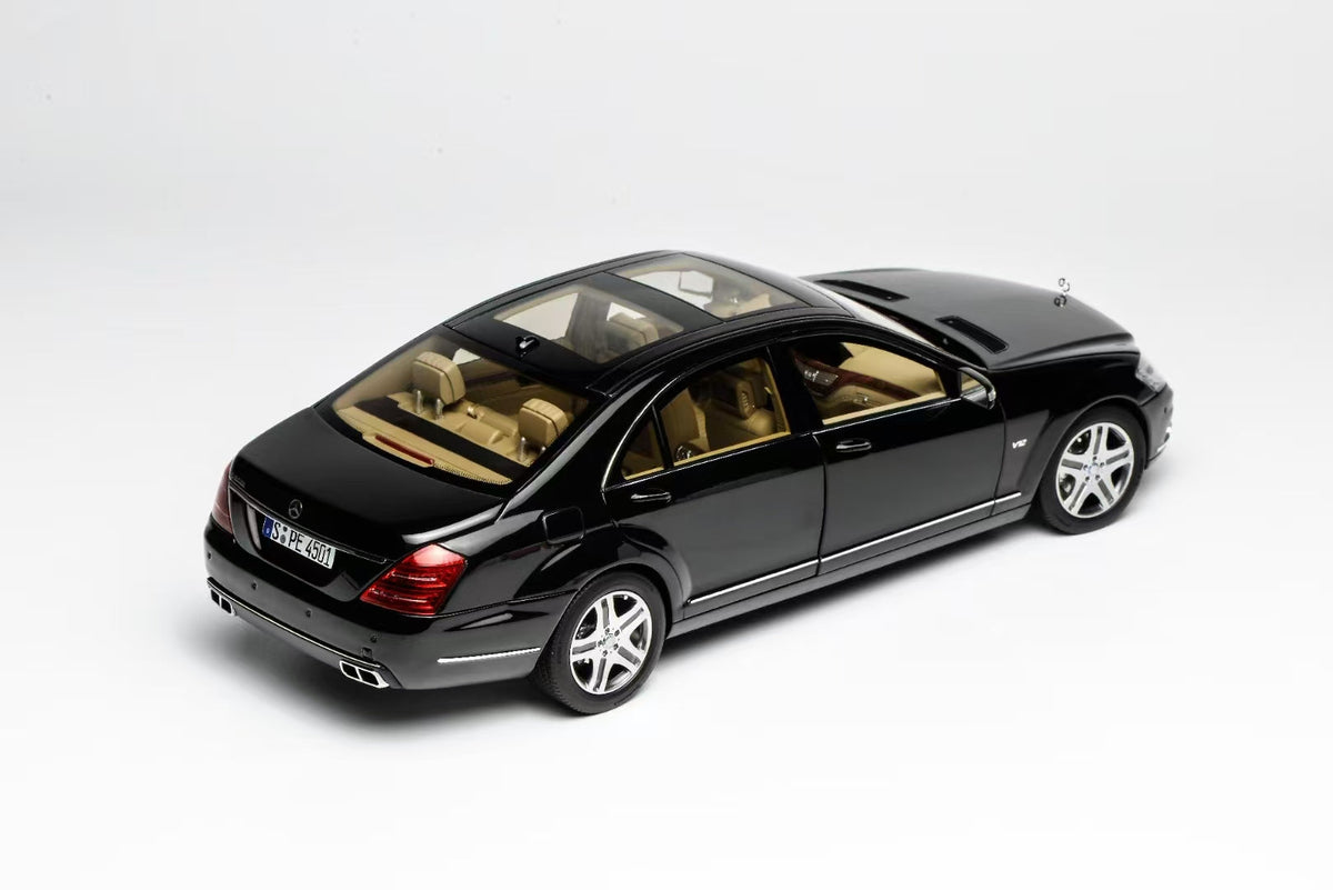 MOTORHELIX 1:18 Mercedes Benz S-Class S600L AMG (W221) M82204