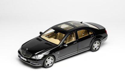 MOTORHELIX 1:18 Mercedes Benz S-Class S600L AMG (W221) M82204