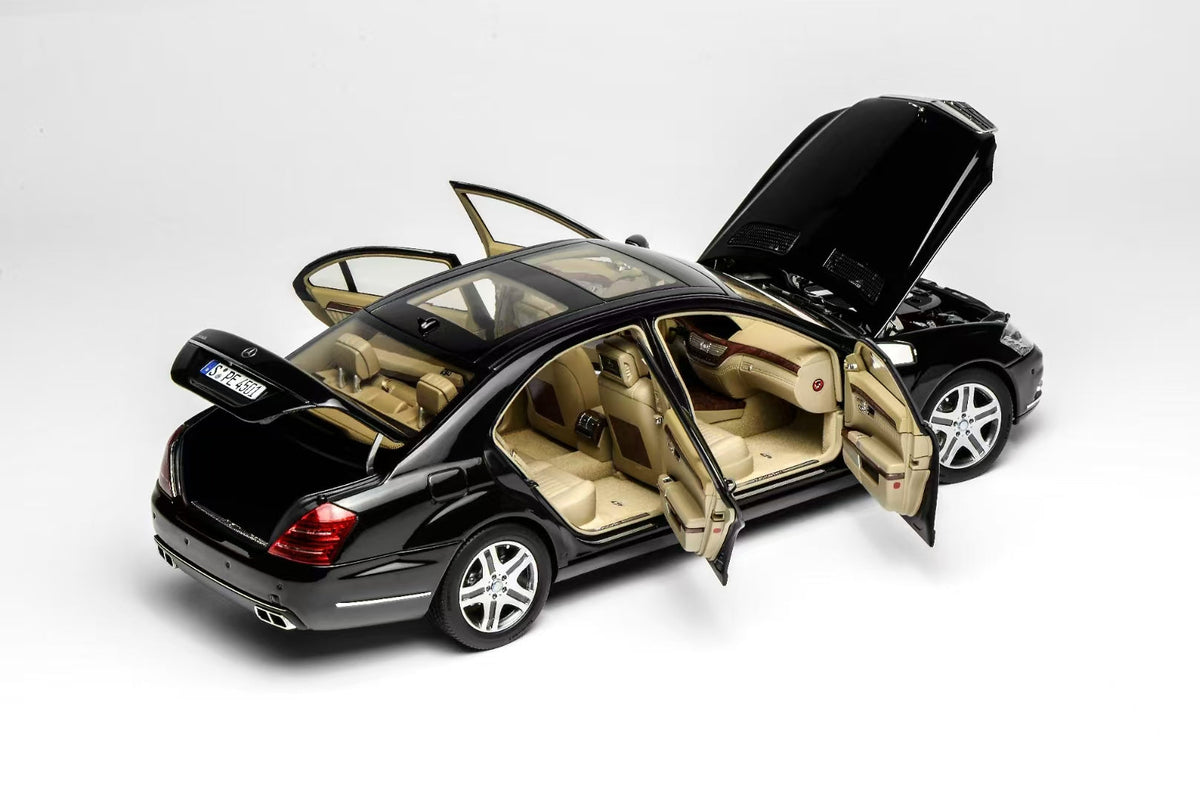 MOTORHELIX 1:18 Mercedes Benz S-Class S600L AMG (W221) M82204