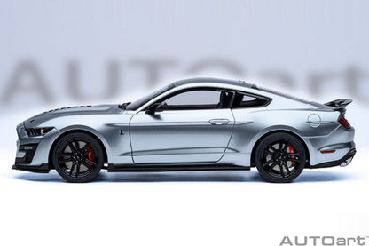 AUTOart 1:18 FORD MUSTANG SHELBY GT500 - Iconic Silver 73096