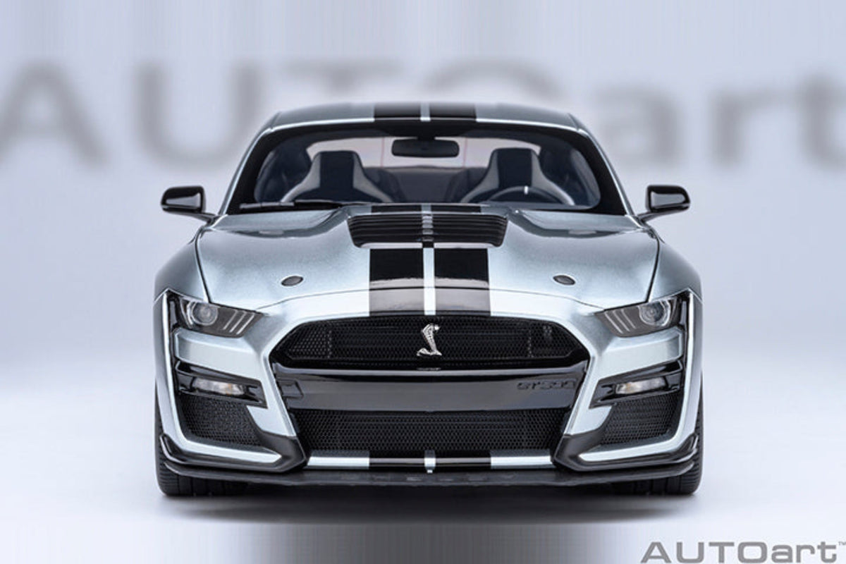AUTOart 1:18 FORD MUSTANG SHELBY GT500 - Iconic Silver 73096