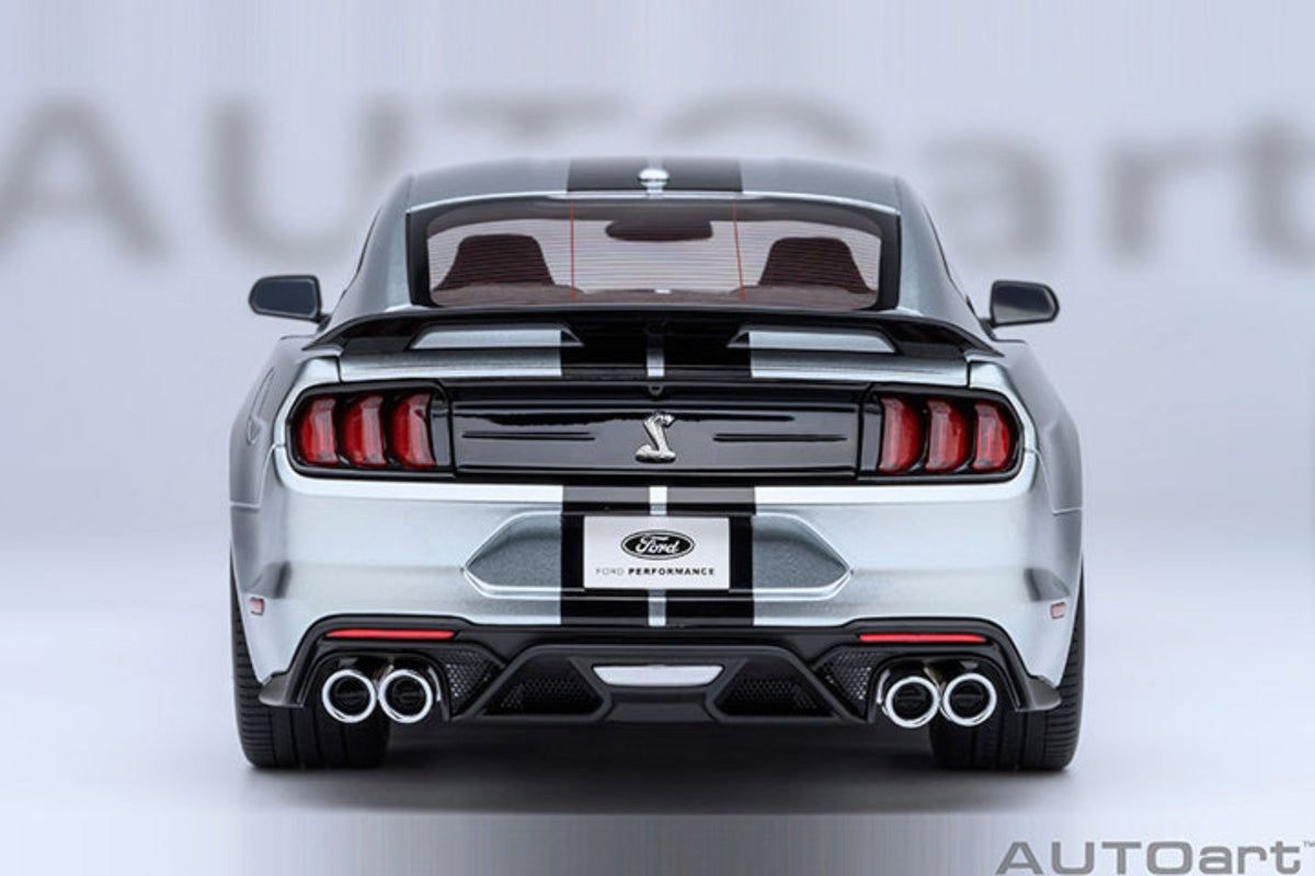 AUTOart 1:18 FORD MUSTANG SHELBY GT500 - Iconic Silver 73096