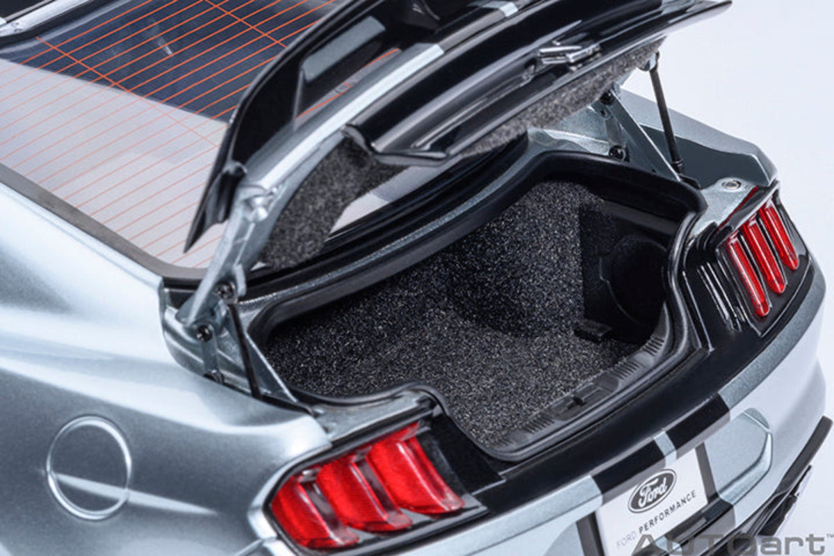 AUTOart 1:18 FORD MUSTANG SHELBY GT500 - Iconic Silver 73096