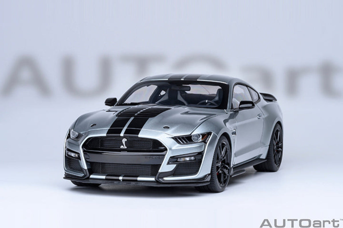 AUTOart 1:18 FORD MUSTANG SHELBY GT500 - Iconic Silver 73096