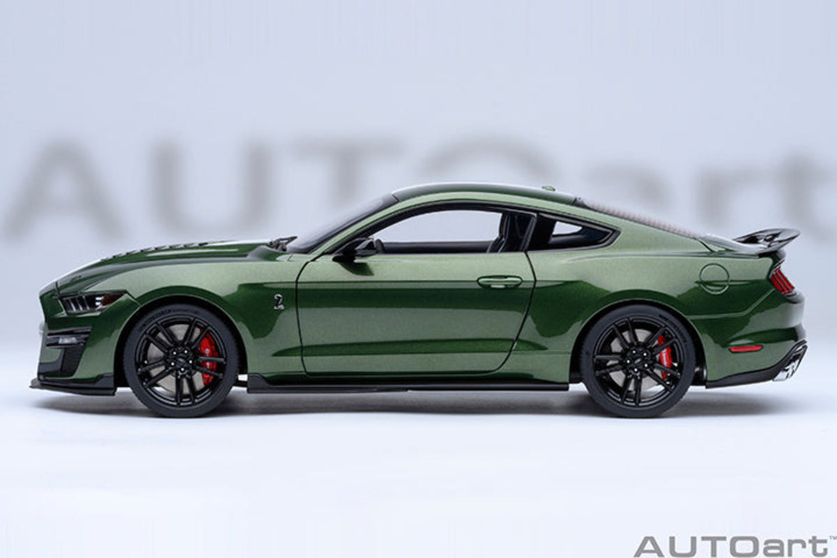 AUTOart 1:18 FORD MUSTANG SHELBY GT500 - Eruption Green 73097