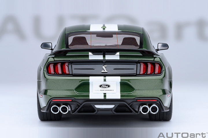 AUTOart 1:18 FORD MUSTANG SHELBY GT500 - Eruption Green 73097