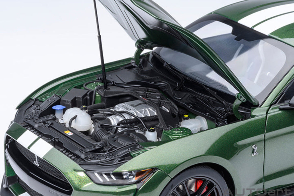 AUTOart 1:18 FORD MUSTANG SHELBY GT500 - Eruption Green 73097