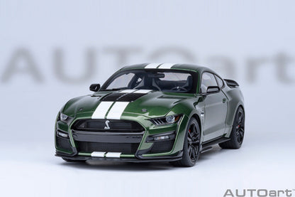 AUTOart 1:18 FORD MUSTANG SHELBY GT500 - Eruption Green 73097