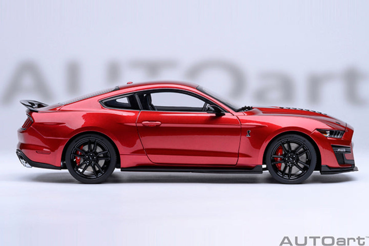 AUTOart 1:18 FORD MUSTANG SHELBY GT500 - Rapid Red 73098