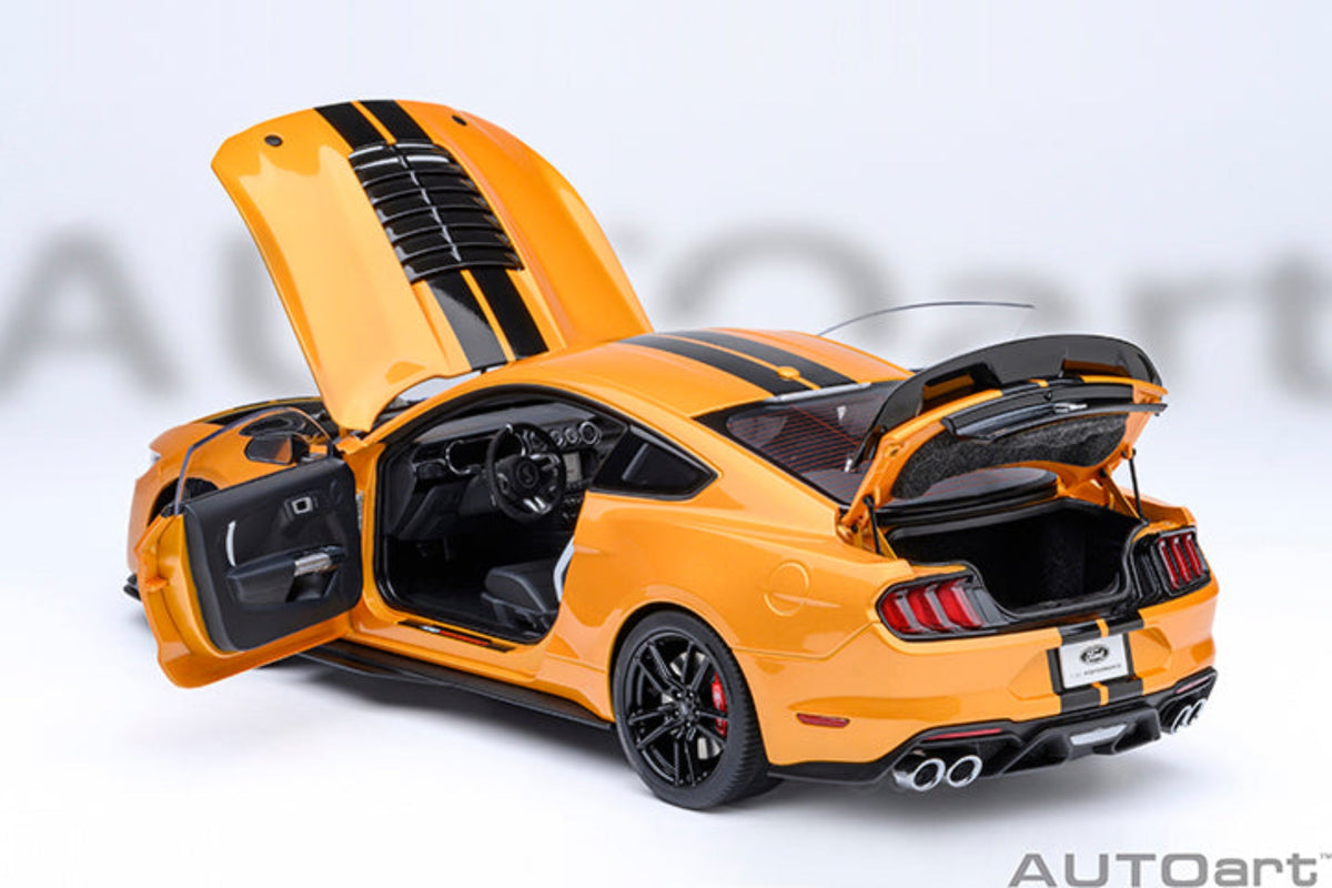 AUTOart 1:18 FORD MUSTANG SHELBY GT500 - Cyber Orange 73099