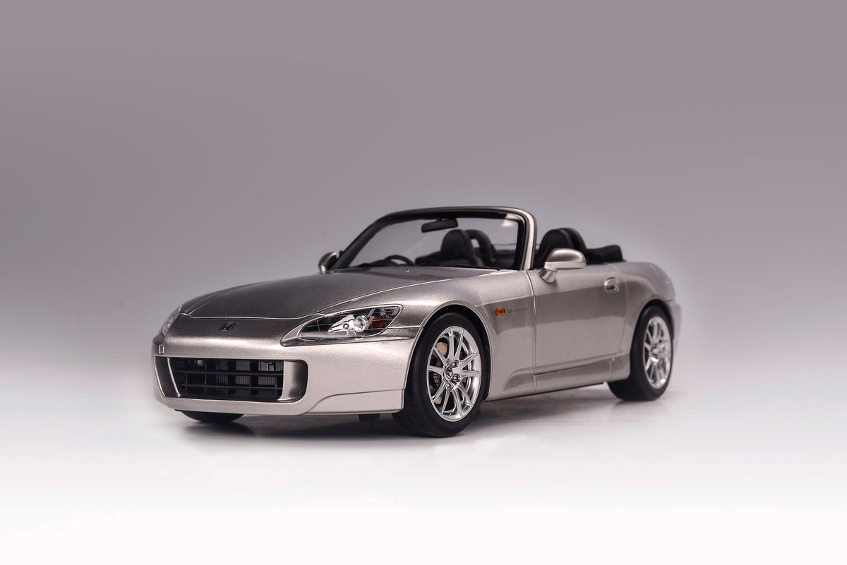 MOTORHELIX 1:18 Honda S2000 (AP2) - Silver