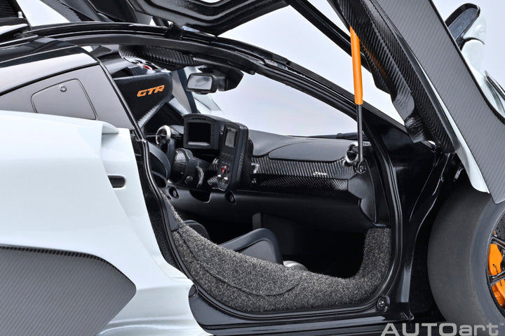AUTOart 1:18 McLaren Senna GTR Silica White 81953