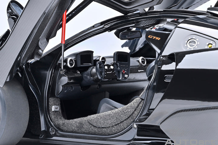 AUTOart 1:18 McLaren Senna GTR Onyz Black 81954