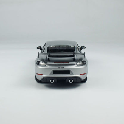 Minichamps 1:18 Caymen 718 Caymen GT4 RS Weissach Package
