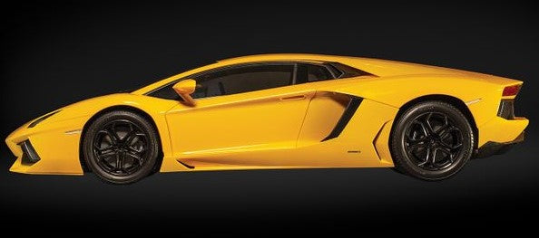 Pocher 1:8 Model Kits Lamborghini Aventador LP 700-4 Giallo Orion