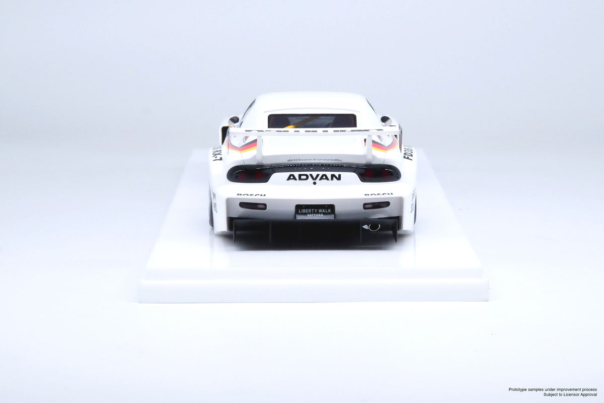 Inno18 1:18 Mazda RX7 (FD3S) LB-SUPER SILHOUETTE WHITE IN18-LBWKRX7-02