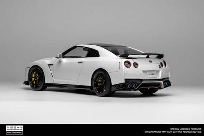 Motorhelix 1:18 Nissan GT-R (R35) Track Edition Engineered by NISMO 2020 (3 Colors)